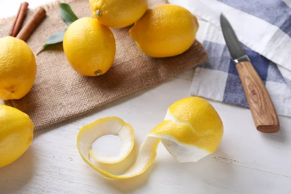 Ripe Lemons White Wooden Background — Stock Photo, Image