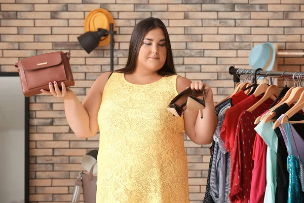 Overweight Woman Choosing Shoes Bag Shop — Stock Photo, Image