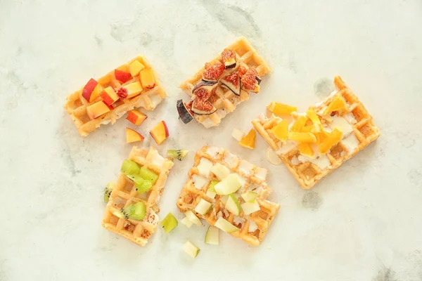 Delicious Waffles Fruits Light Table — Stock Photo, Image
