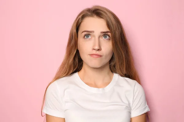 Portrait Thoughtful Young Woman Color Background — Stock Photo, Image