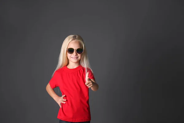 Cute Little Girl Shirt Pointing Viewer Dark Background — Stock Photo, Image