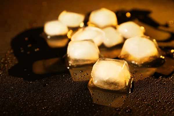 Cubos Gelo Superfície Com Gotas — Fotografia de Stock