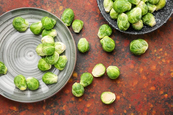 Plates Fresh Brussels Sprouts Table Top View — Stock Photo, Image