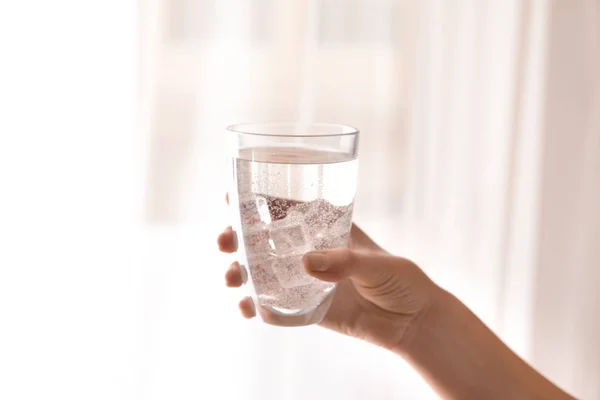 Female Hand Holding Glass Fresh Water Light Background — Stock Photo, Image