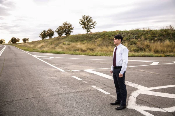 Businessman Standing Crossroads Concept Choice — Stock Photo, Image