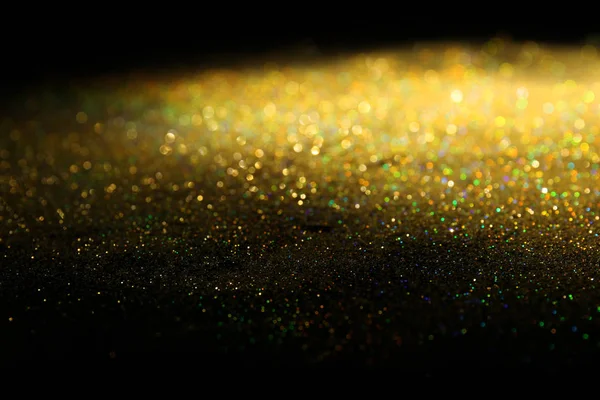 Χρυσή Λάμπει Στο Σκούρο Φόντο Κοντινό Πλάνο — Φωτογραφία Αρχείου