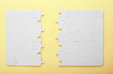 Renk arka plan üzerinde eksik yapboz