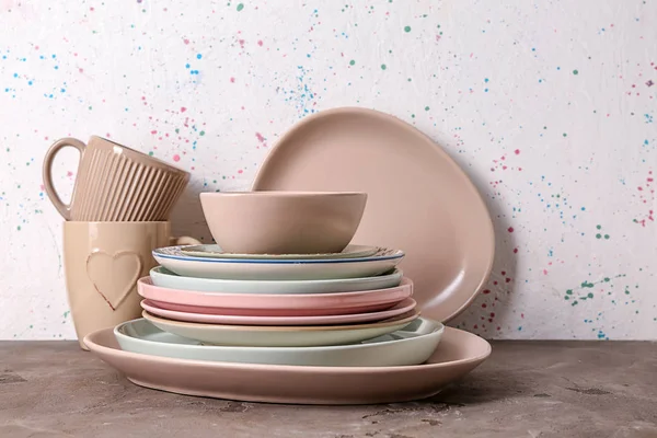 Tiszta Sor Dishware Meg Szürke Tábla — Stock Fotó