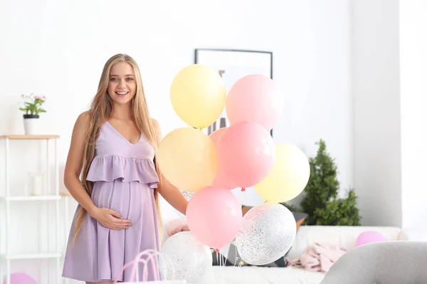 Schöne Schwangere Frau Auf Babyduschparty — Stockfoto