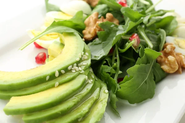 Deliciosa Salada Fresca Com Nozes Prato Close — Fotografia de Stock