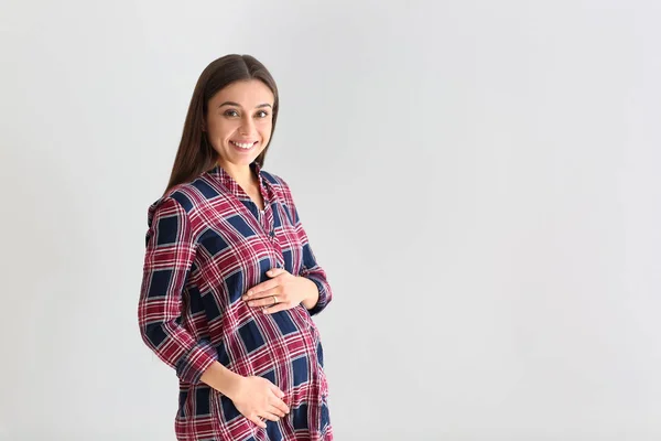 Schöne Schwangere Frau Auf Hellem Hintergrund — Stockfoto