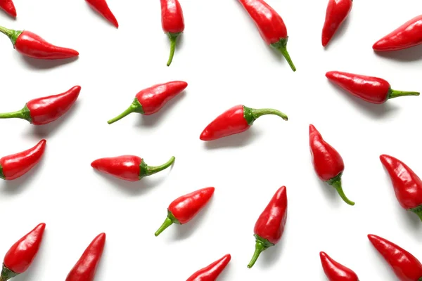 Plochá Laických Složení Red Hot Chili Papričky Bílém Pozadí — Stock fotografie