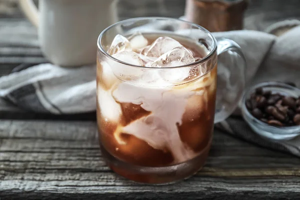 Glass Cup Met Koude Koffie Houten Tafel — Stockfoto