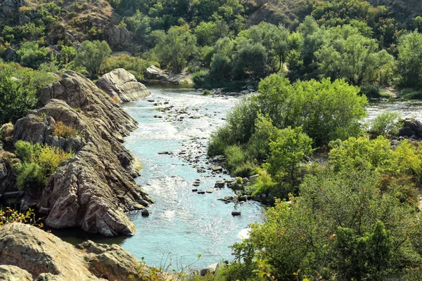 Vue Beau Ruisseau Avec Des Collines Rocheuses — Photo