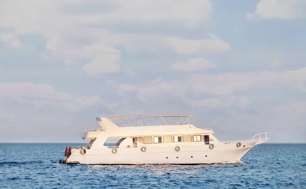 Сучасні Яхта Морі Тропічний Курорт — стокове фото
