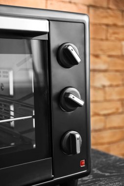 Karanlık tablo, closeup modern elektrikli fırın