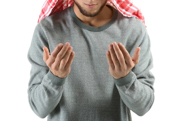 Ung Muslimsk Man Ber Vit Bakgrund — Stockfoto