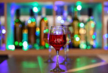 Sayaç bar lezzetli şarap cam