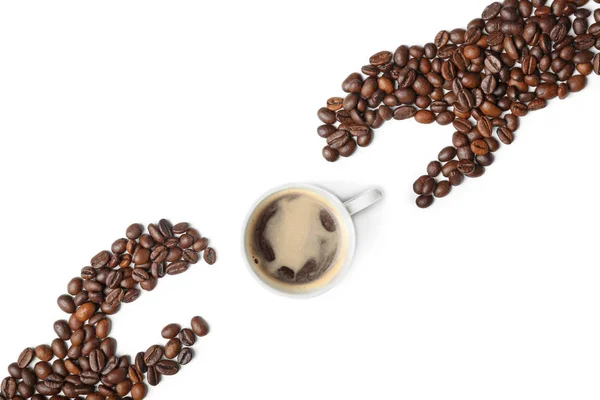 Creatieve Samenstelling Met Kopje Koffie Bonen Witte Achtergrond Stockafbeelding