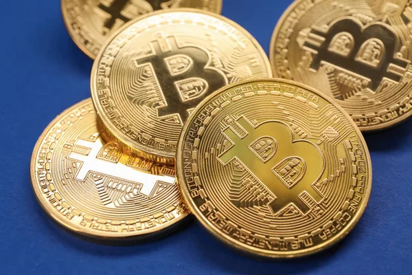 Golden Bitcoins Color Background Closeup — Stock Photo, Image