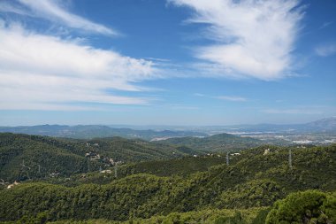 En yüksek noktası güzel şehirden görüntüleyin