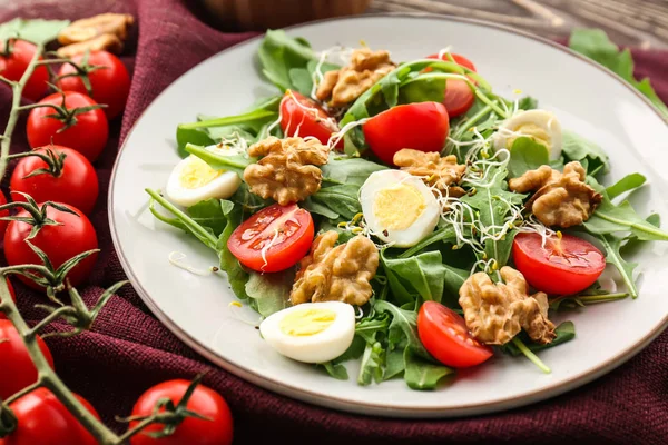 Ensalada Fresca Deliciosa Con Nueces Plato — Foto de Stock