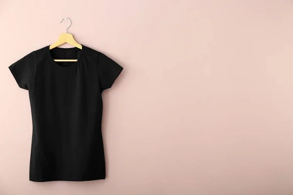 Hanger Blank Black Shirt Color Background — Stock Photo, Image