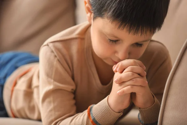 Little Boy Praying Home — Stock Photo, Image