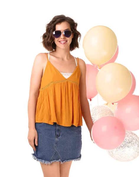 白い背景の上の気球と美しい若い女性 — ストック写真