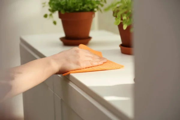 Woman Cleaning Furniture Home — Stock Photo, Image