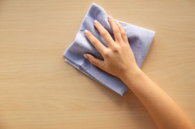 Ahşap yüzey, en iyi görünüm temizlik kadın