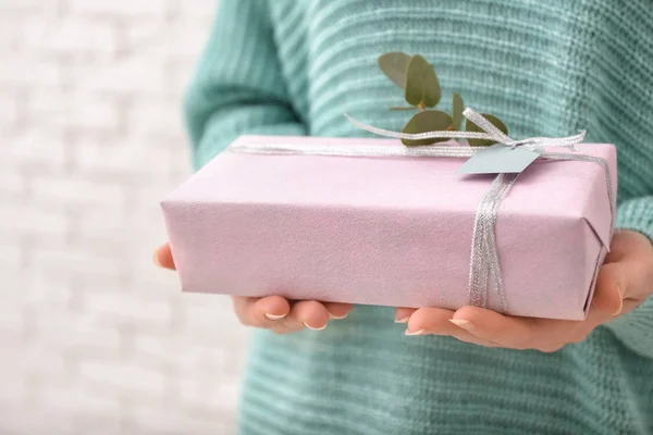 Woman Holding Beautiful Gift Box Closeup — Stock Photo, Image