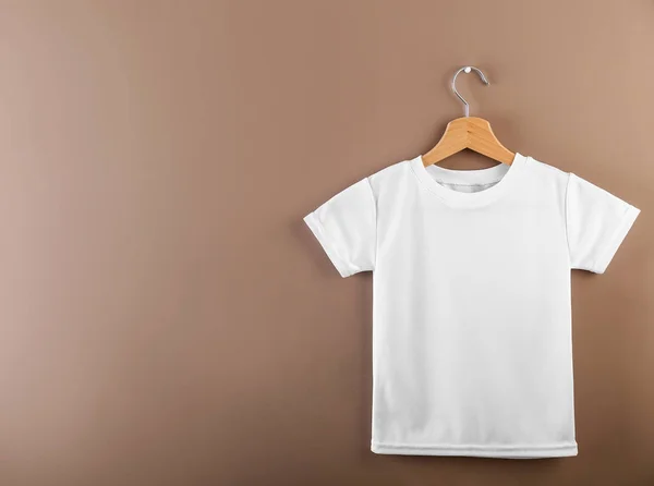 Závěs Prázdné Bílé Tričko Barvu Pozadí — Stock fotografie
