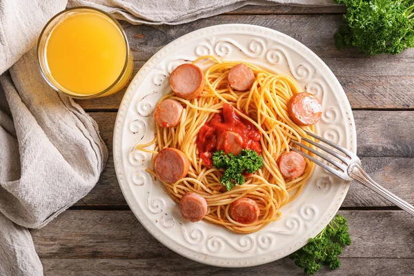 Plate Delicious Pasta Glass Orange Juice Wooden Table — Stock Photo, Image