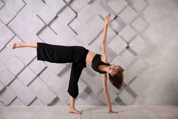 Sporty Woman Practicing Yoga Indoors — Stock Photo, Image