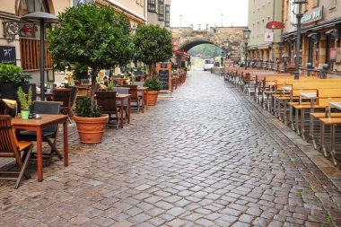 Dresden, Almanya - 19 Eylül 2018: Eski şehirde açık kafe görünümünü