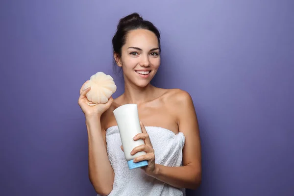 Beautiful Young Woman Shower Sponge Shampoo Color Background — Stock Photo, Image