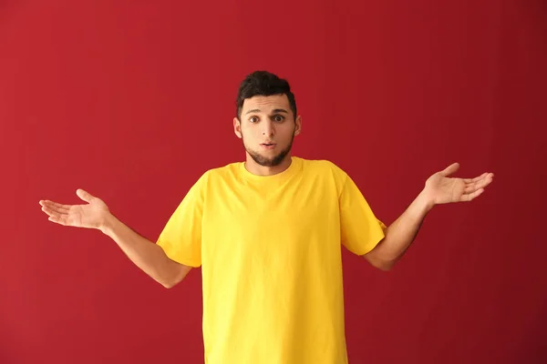 Emotional Young Man Making Mistake Color Background — Stock Photo, Image