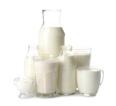 Beyaz arka plan üzerinde farklı süt ürünleri