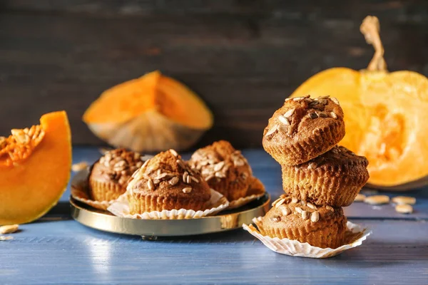 Heerlijke Muffins Met Zonnebloempitten Knippen Pompoen Kleurentabel — Stockfoto