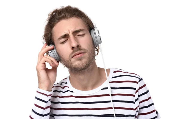 Jeune Homme Écoutant Musique Sur Fond Blanc — Photo