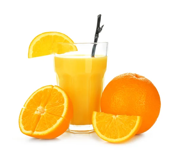 Verre Jus Orange Fruits Frais Sur Fond Blanc — Photo