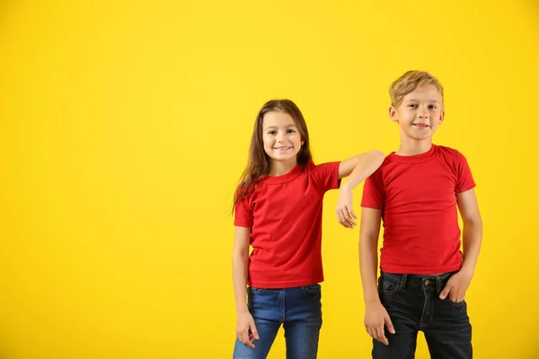 Bonito Crianças Camisetas Fundo Cor — Fotografia de Stock