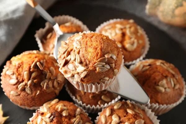 Heerlijke Pompoen Muffins Met Zonnebloempitten Close — Stockfoto