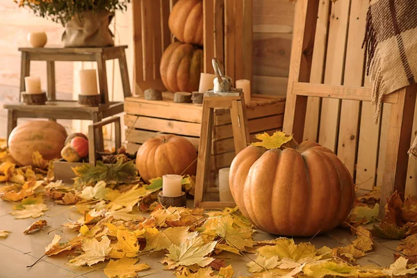 Beautiful Autumn Composition Pumpkins Leaves Wooden Wall — Stock Photo, Image