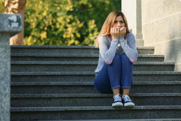 Woman Having Panic Attack While Sitting Steps Outdoors — Stock Photo, Image