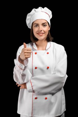 Geçmişi karanlık olan genç bir kadın şef.