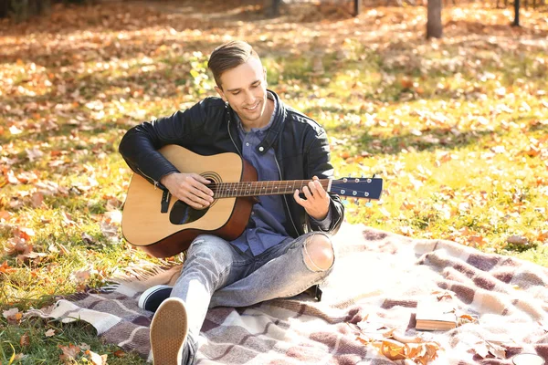 Handsome Young Man Guitar Resting Park — Stock Photo, Image