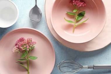 Pembe sofra ile şık sofra