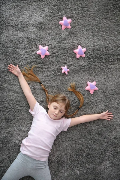 Cute Little Girl Toys Sleeping Soft Fluffy Blanket — Stock Photo, Image
